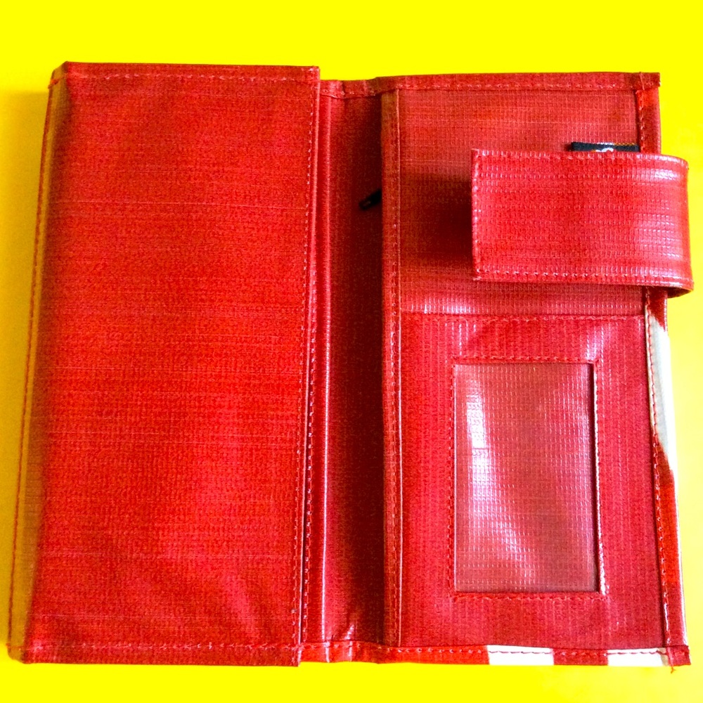 Recycled vinyl wallet eco-friendly